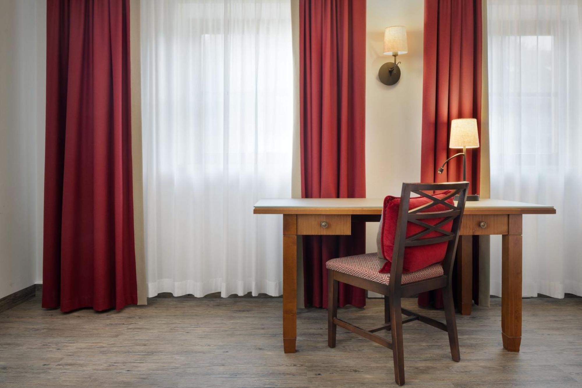 Arabella Jagdhof Resort Am Fuschlsee, A Tribute Portfolio Hotel Hof bei Salzburg Exterior foto